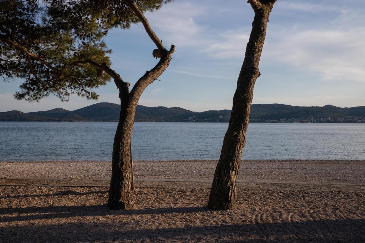 Apartmani Dina Biograd Na Moru Exterior foto
