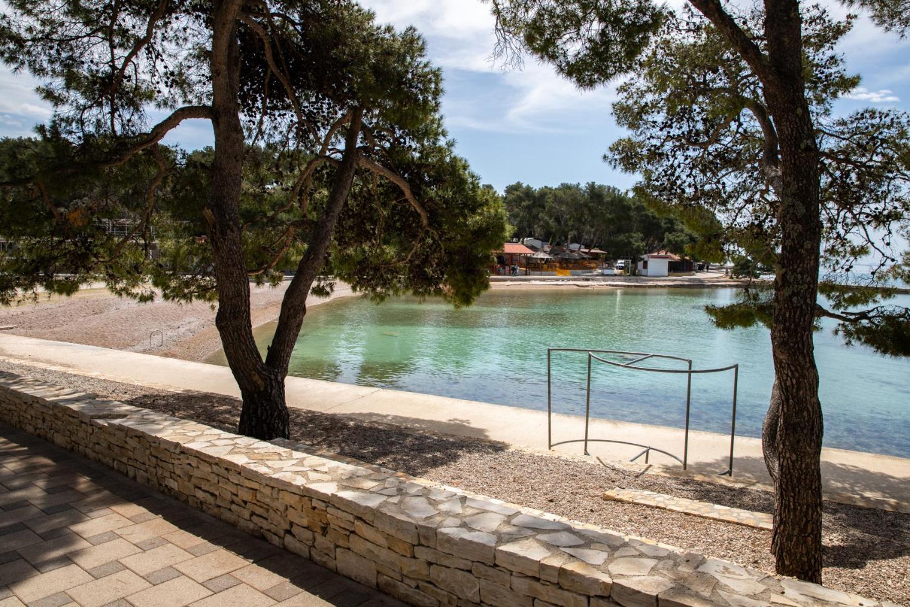 Apartmani Dina Biograd Na Moru Exterior foto