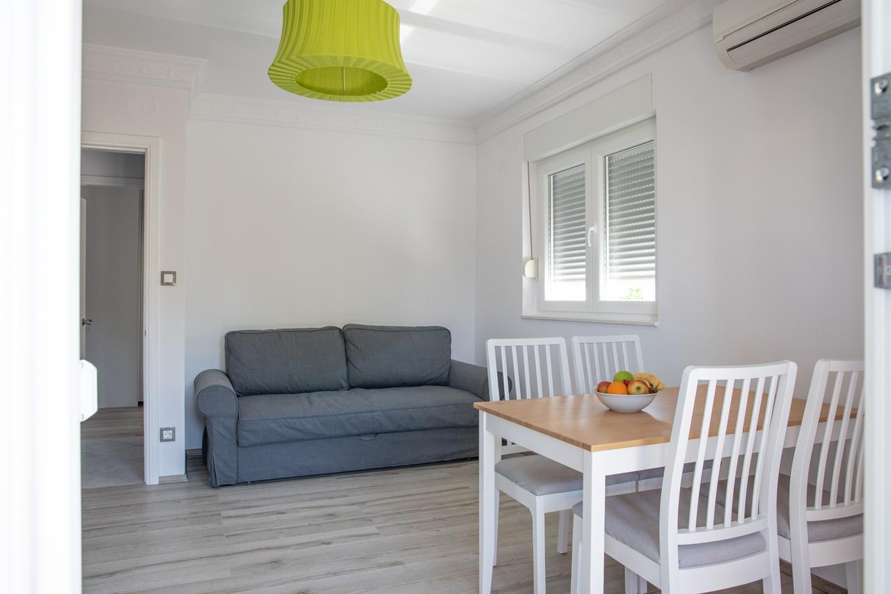 Apartmani Dina Biograd Na Moru Exterior foto