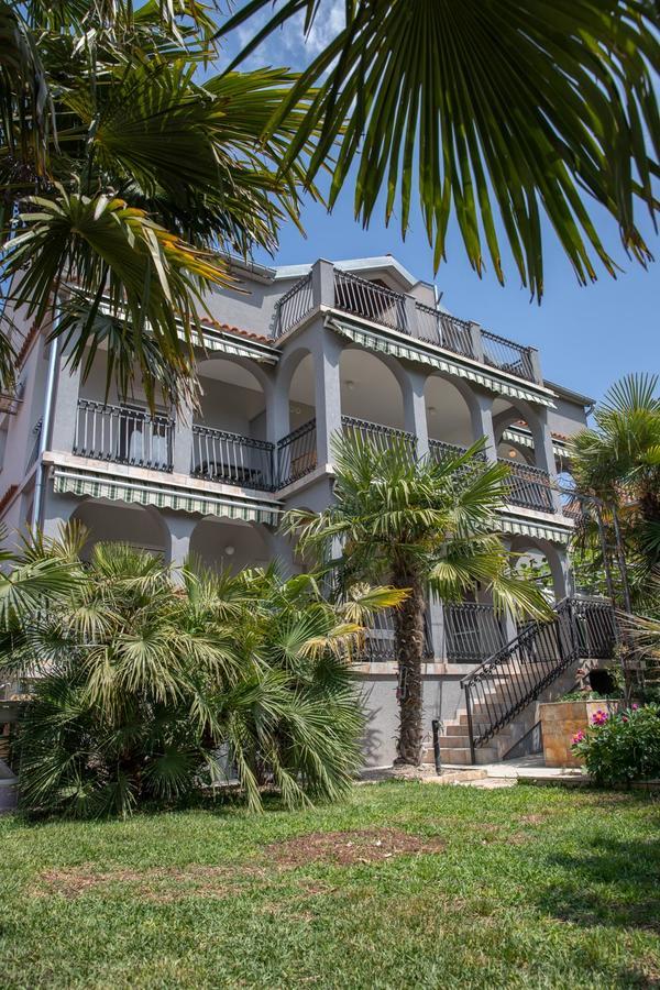 Apartmani Dina Biograd Na Moru Exterior foto